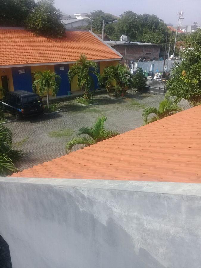 Kost Backpacker Hotel Sidoarjo Exterior photo