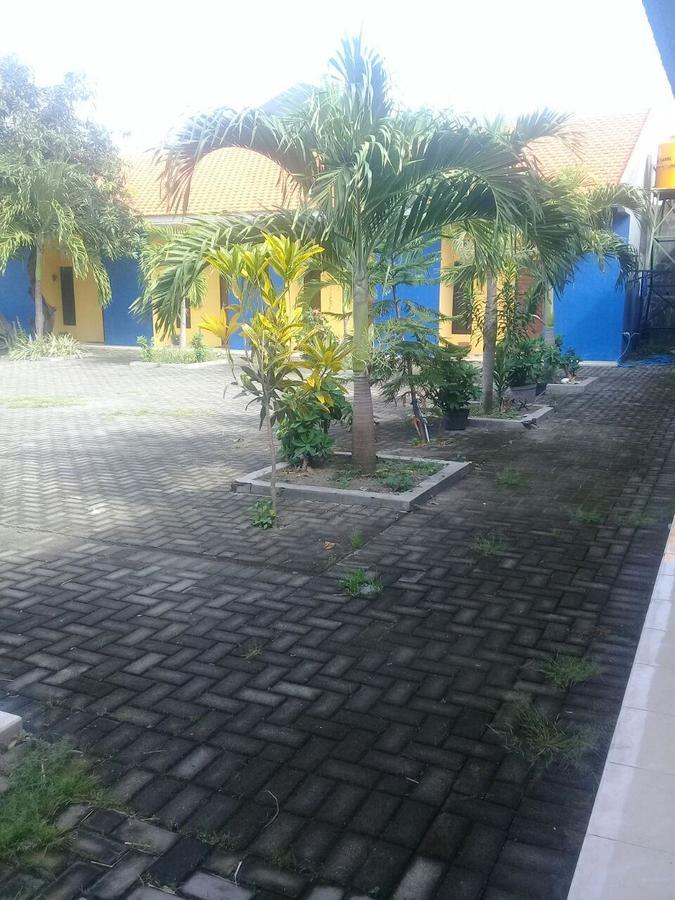 Kost Backpacker Hotel Sidoarjo Exterior photo